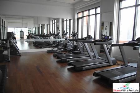 One Bedroom Apartment in Contemporary, Spanish-Style Complex on Sukhumvit 22