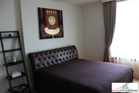 One Bedroom Apartment in Contemporary, Spanish-Style Complex on Sukhumvit 22